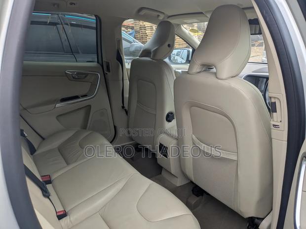 Volvo XC60 2012 Gold