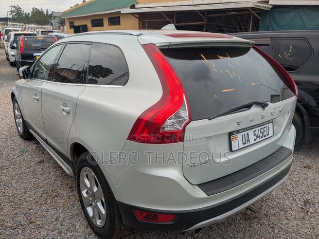Volvo XC60 2012 Gold