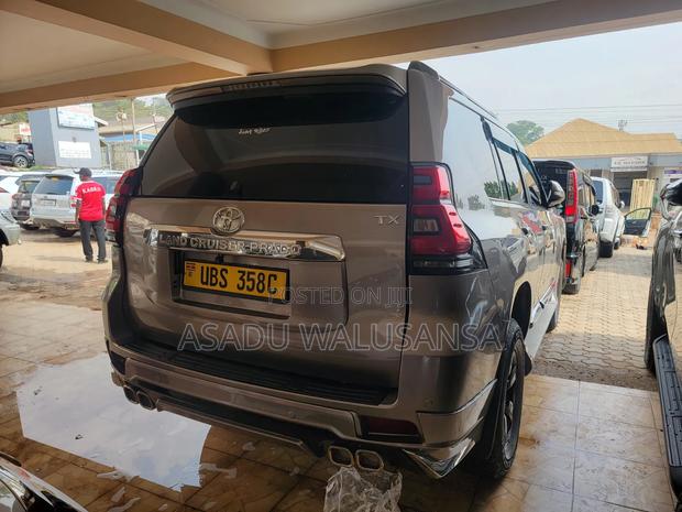 Toyota Land Cruiser 2018 Gray