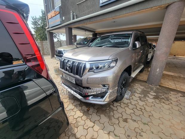 Toyota Land Cruiser 2018 Gray