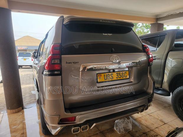 Toyota Land Cruiser 2018 Gray