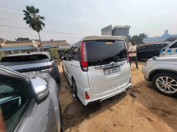 Toyota Noah 2016 White