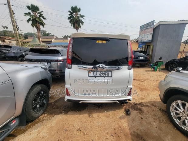 Toyota Noah 2016 White