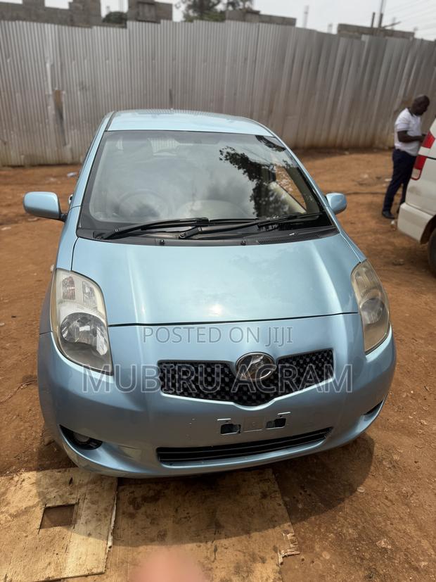 Toyota Vitz 2005 Blue