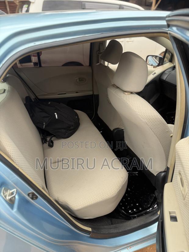 Toyota Vitz 2005 Blue