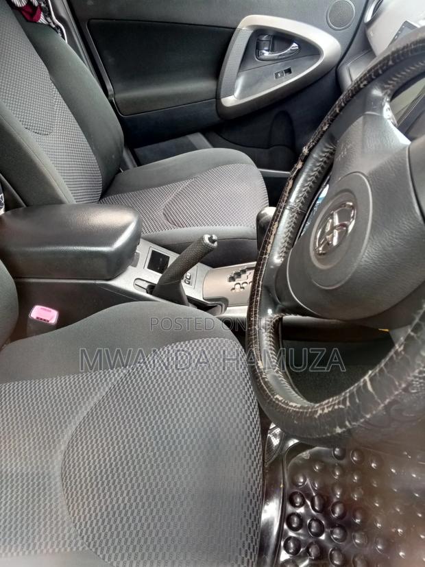 Toyota RAV4 2010 White