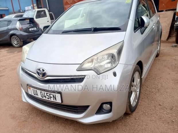 Toyota Ractis 2011 Silver