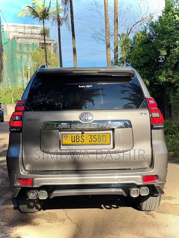 Toyota Land Cruiser Prado 2018 Gray