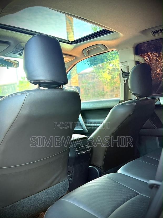 Toyota Land Cruiser Prado 2018 Gray