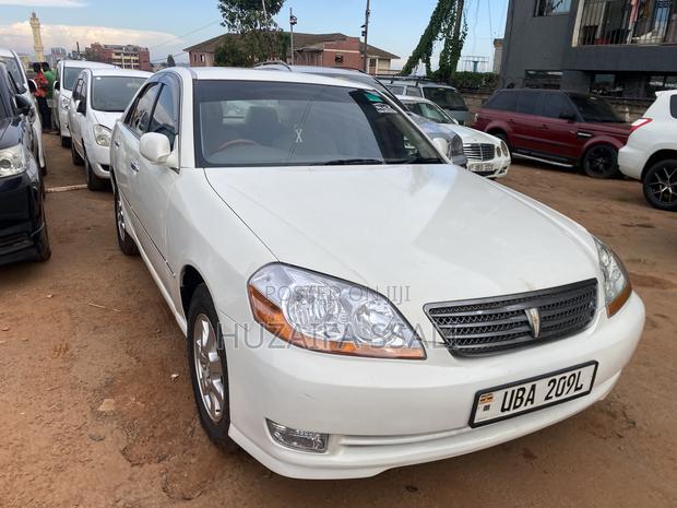 Toyota Grand HiAce 2002 White