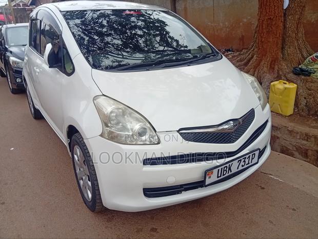 Toyota Ractis 2007 White