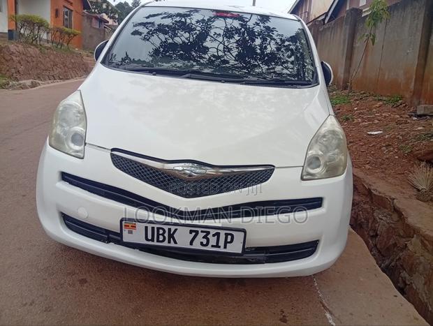 Toyota Ractis 2007 White