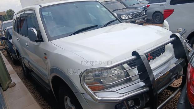 Mitsubishi Pajero 2008 White