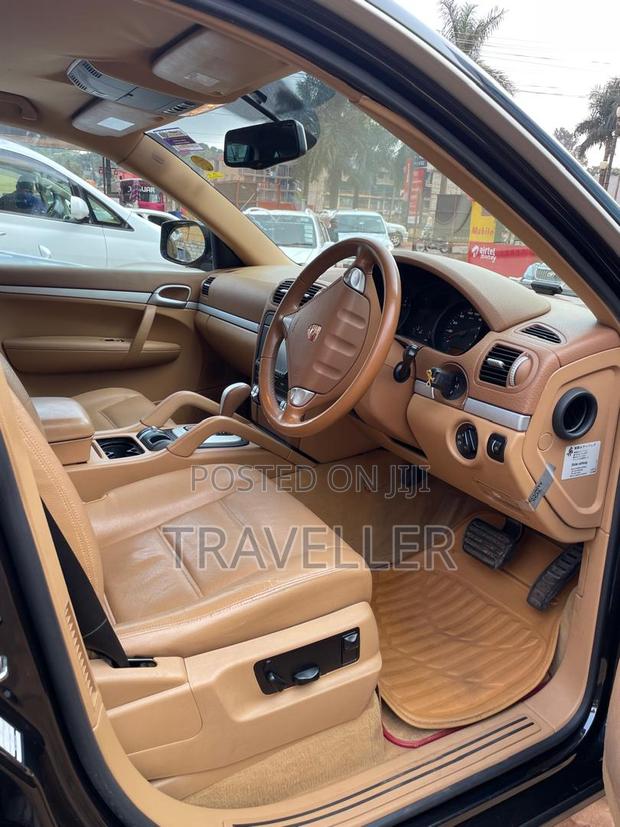 Porsche Cayenne 2010 Black