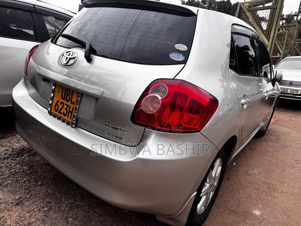 Toyota Auris 2009 Silver