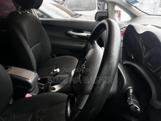 Toyota Auris 2009 Silver