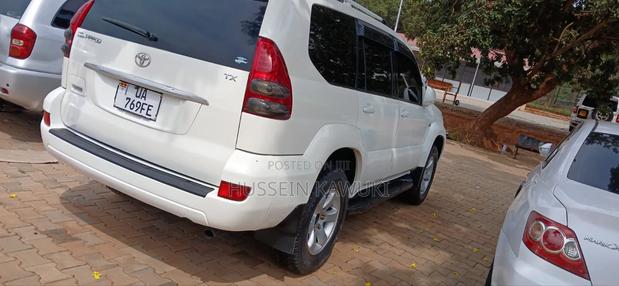 Toyota Land Cruiser Prado 2006 White