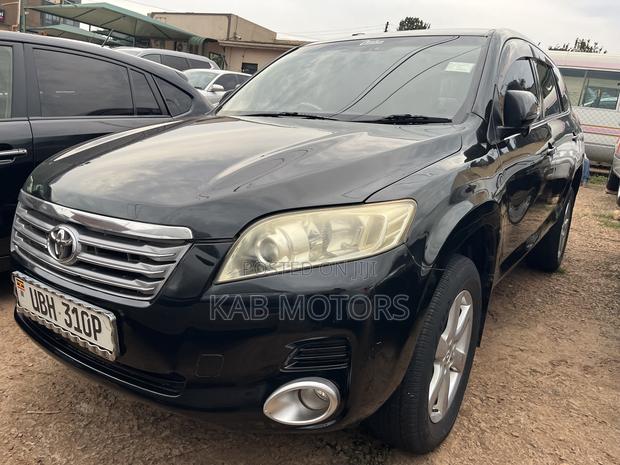 Toyota Vanguard 2010 Black
