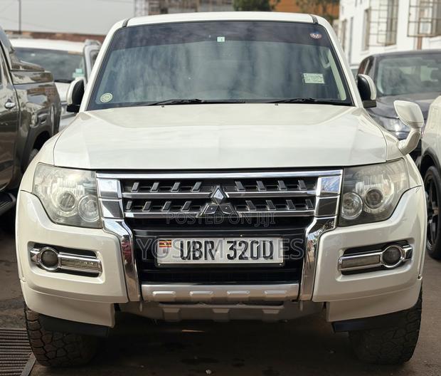 Mitsubishi Pajero V80 3.0 VR-I 2013 White
