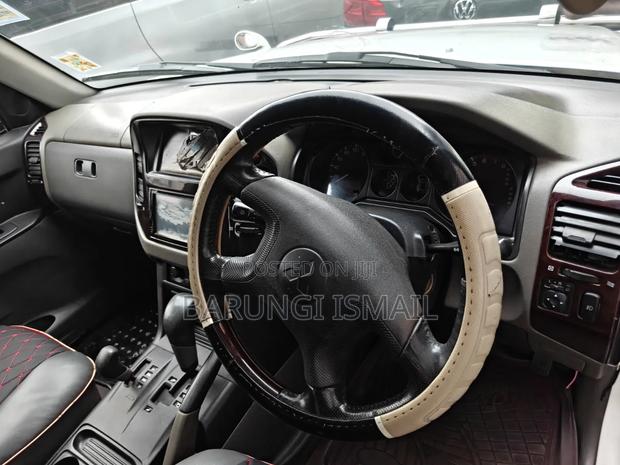 Mitsubishi Pajero 2004 White