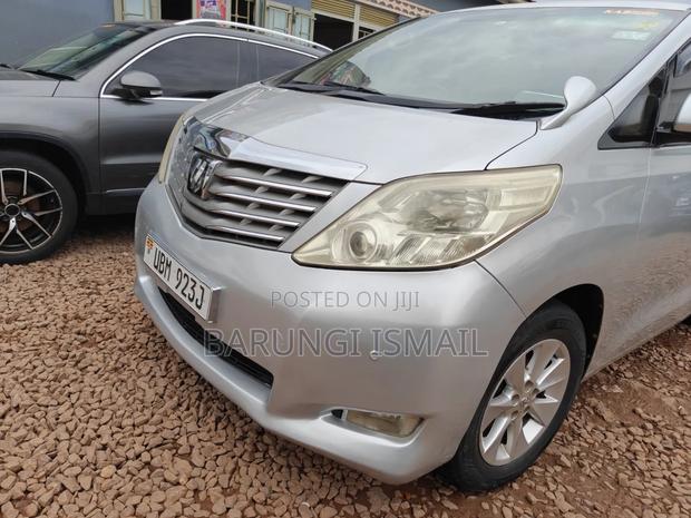 Toyota Alphard 2010 Silver