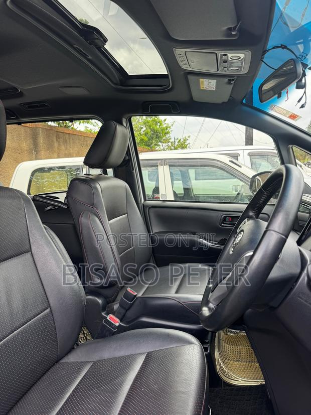 Toyota Noah 2017 White