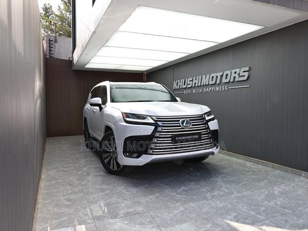 Lexus LX 500d 2022 White
