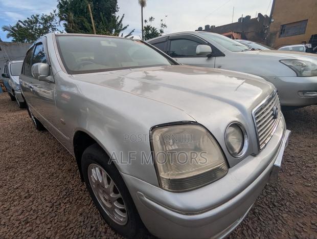 Toyota Progress 2001 Silver