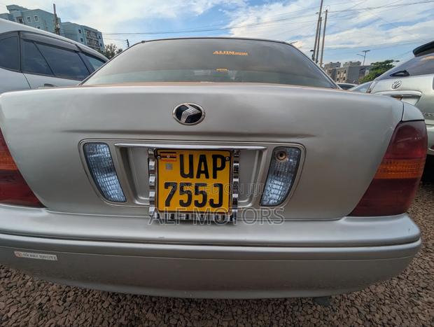 Toyota Progress 2001 Silver