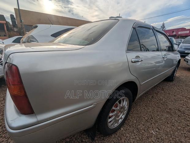 Toyota Progress 2001 Silver