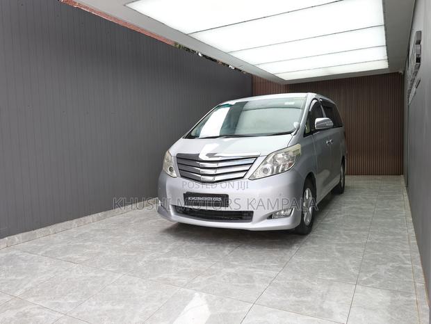 Toyota Alphard 2.4 Petrol FWD 2010 Silver
