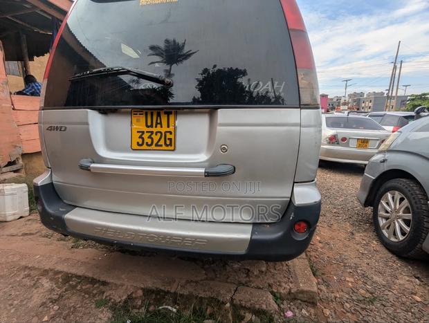 Toyota Noah 2001 Silver