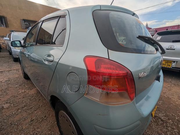 Toyota Vitz 2008 Blue
