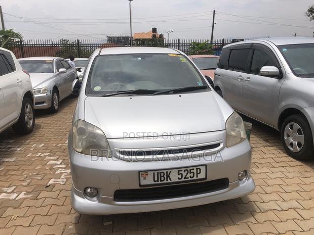 Toyota Raum 2008 Silver