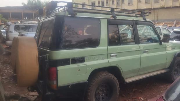 Toyota Land Cruiser 1991 Green