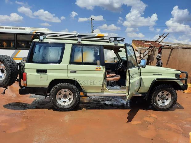 Toyota Land Cruiser 1991 Green