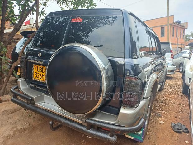 Nissan Patrol 2004 Blue