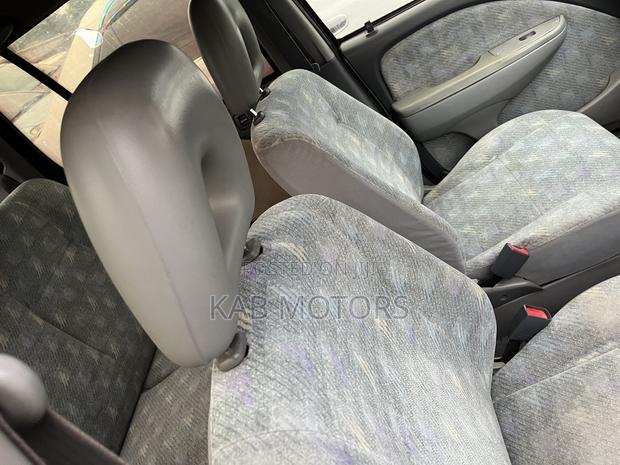 Toyota Raum 1998 Silver