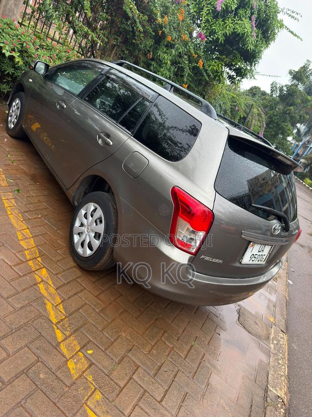 Toyota Corolla Fielder 1.5 Petrol FWD 2010 Gray