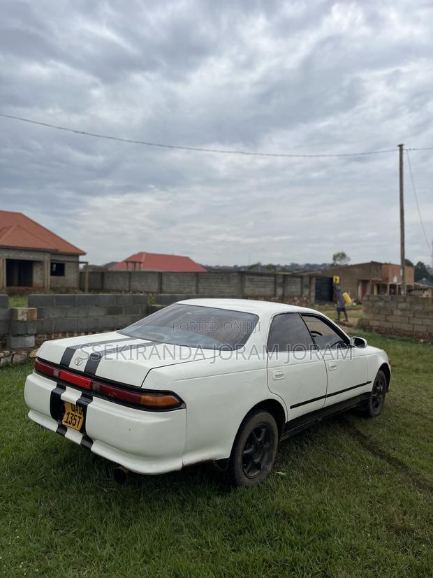 Toyota Mark II 2.0 (X90) 1995 White