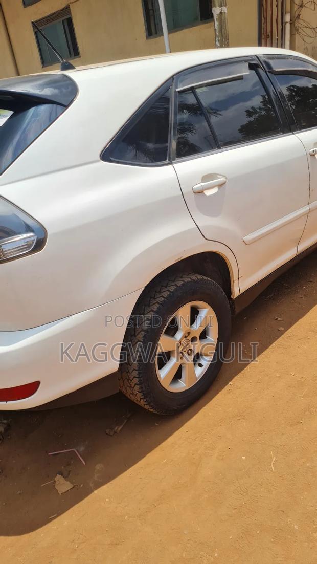 Toyota Harrier 2005 White