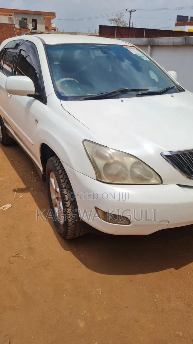 Toyota Harrier 2005 White