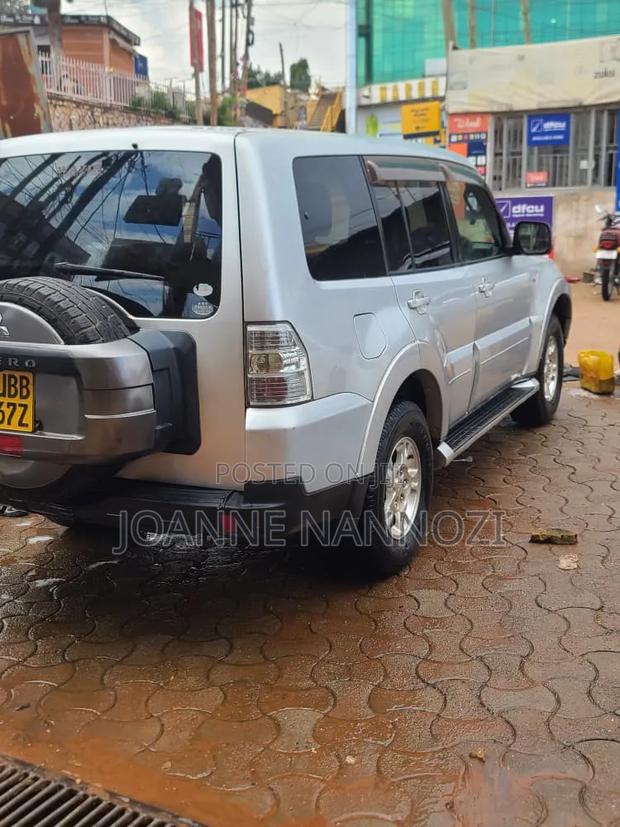 Mitsubishi Pajero 2008 Silver