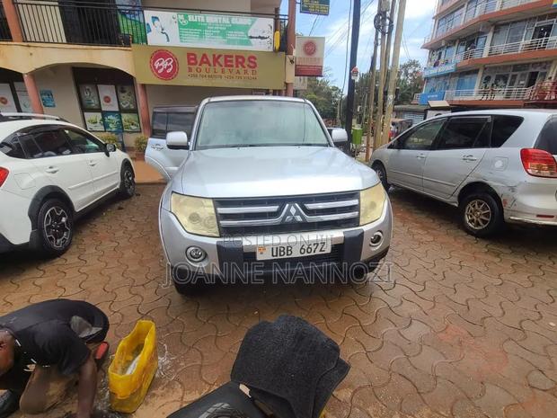 Mitsubishi Pajero 2008 Silver