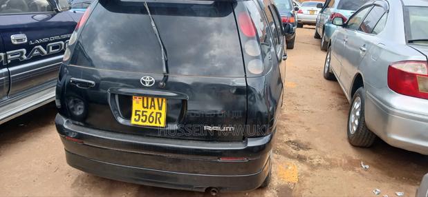 Toyota Raum 2000 Black