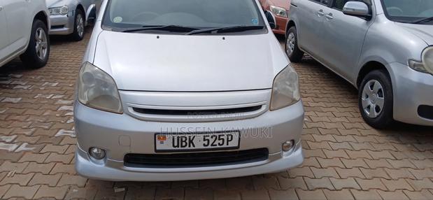 Toyota Raum 2006 Silver