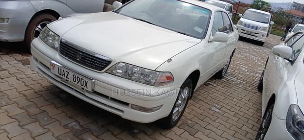 Toyota Mark II 2000 White