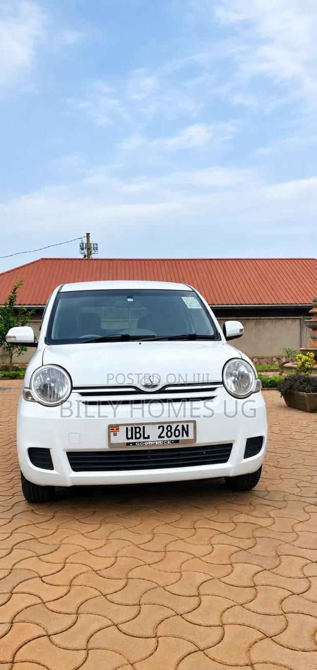 Toyota Sienta 1.5 FWD 2009 White