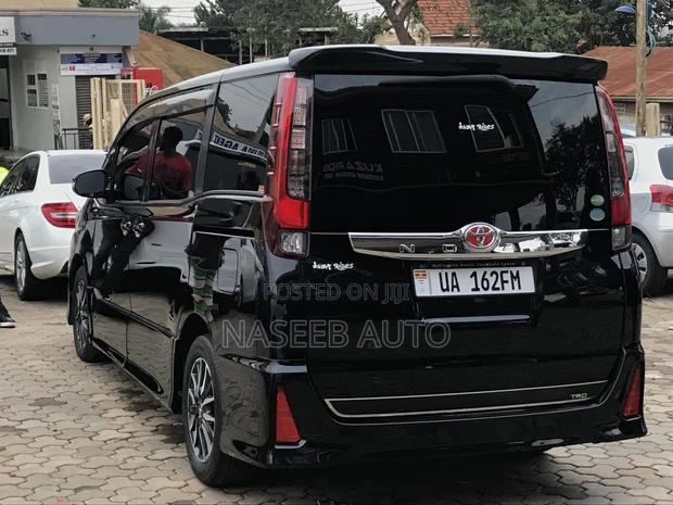 Toyota Noah 2016 Black