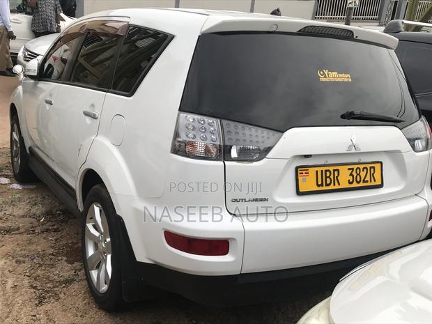 Mitsubishi Outlander 2010 White